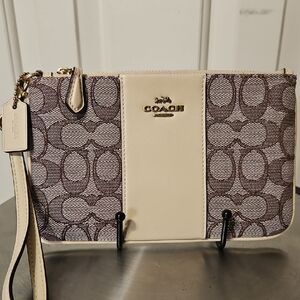 Coach NWOT Brown Signature Wristlet, Large Size